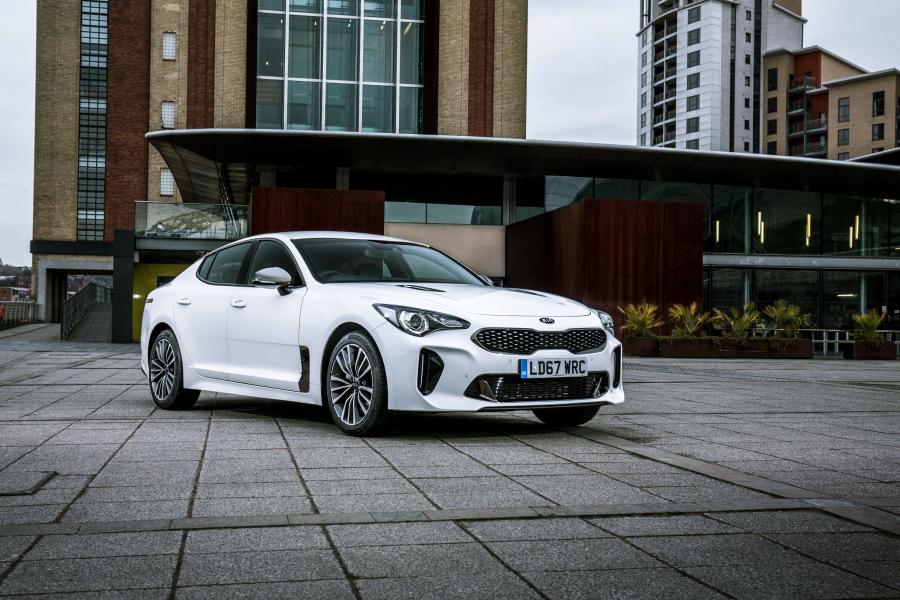  Kia Stinger GT-Line (CK) 2017 года  (UK) (фото 1 из 37)